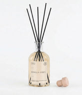 Raumdiffuser 250 ml Vanilla Vibes – Gourmand Raumduft mit Vanille, Meersalz & Tonkabohne – Duftstäbchen für Zuhause, Bad & Wohnzimmer – Made in EU (Vanilla Vibes)