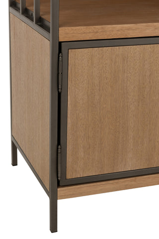 Schrank mit Abteilen