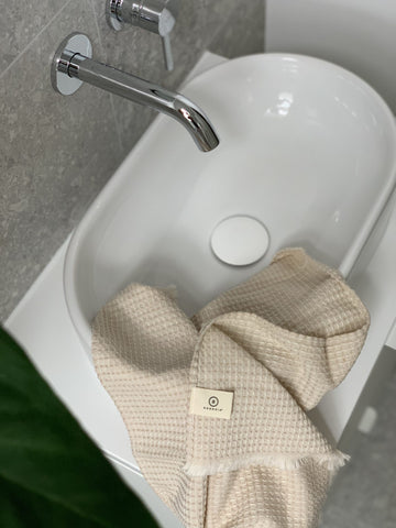 BOHORIA® Premium Waffel Handtuch Set bestehend aus Badehandtuch, Handtuch und Gästehandtuch (Sepia)
